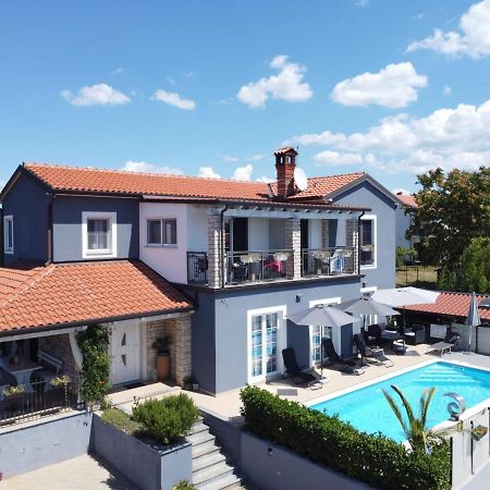 Lavanda House With Apartments Buje Dış mekan fotoğraf