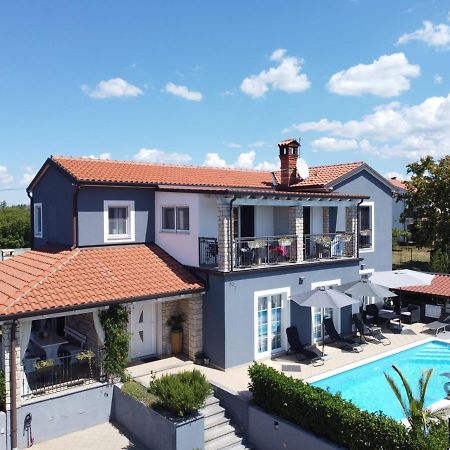 Lavanda House With Apartments Buje Dış mekan fotoğraf
