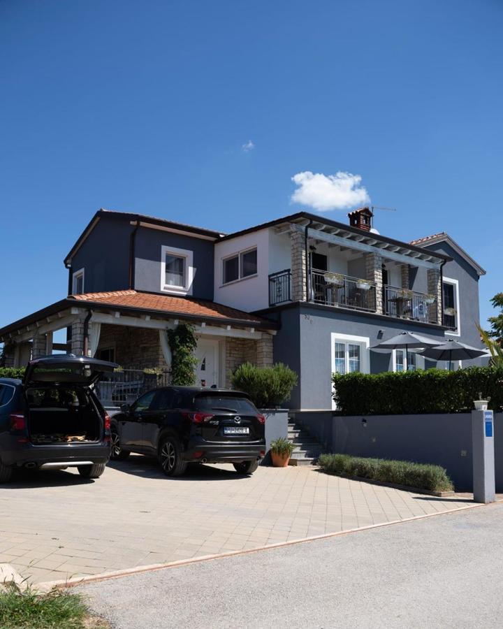 Lavanda House With Apartments Buje Dış mekan fotoğraf